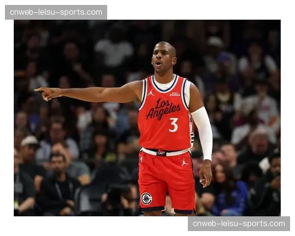 告别巡演进行时:克里斯·保罗在凤凰城主场收到致敬视频 告别巡演进行时:克里斯·保罗在凤凰城主场收到致敬视频