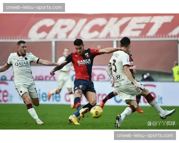 赛场花絮：热那亚球员主罚角球前，看台球迷挥舞巨型旗帜制造干扰