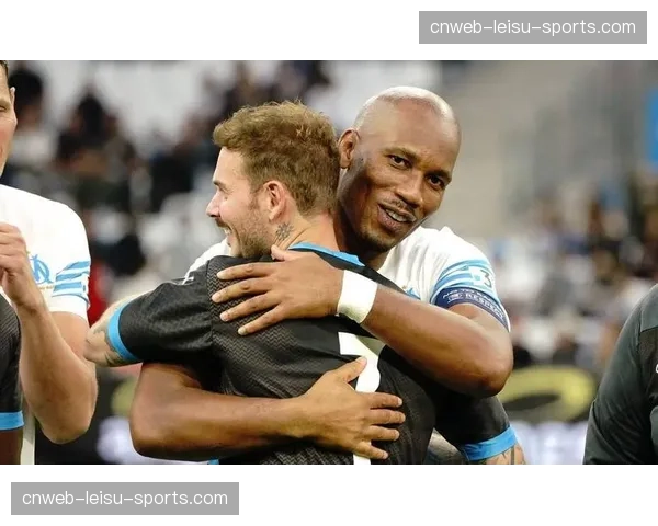 马赛举办“传奇回归”慈善赛，德罗巴、帕耶等昔日球星参赛